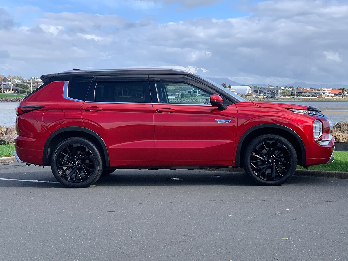2023 Mitsubishi Outlander PHEV Exceed