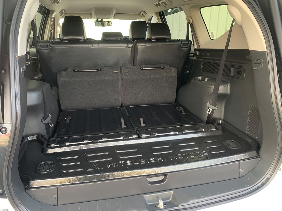 2023 Mitsubishi Pajero Sport VRX Black Edition