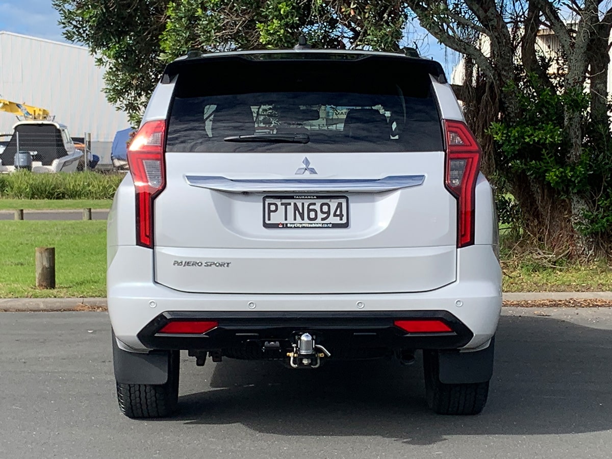 2023 Mitsubishi Pajero Sport VRX Black Edition