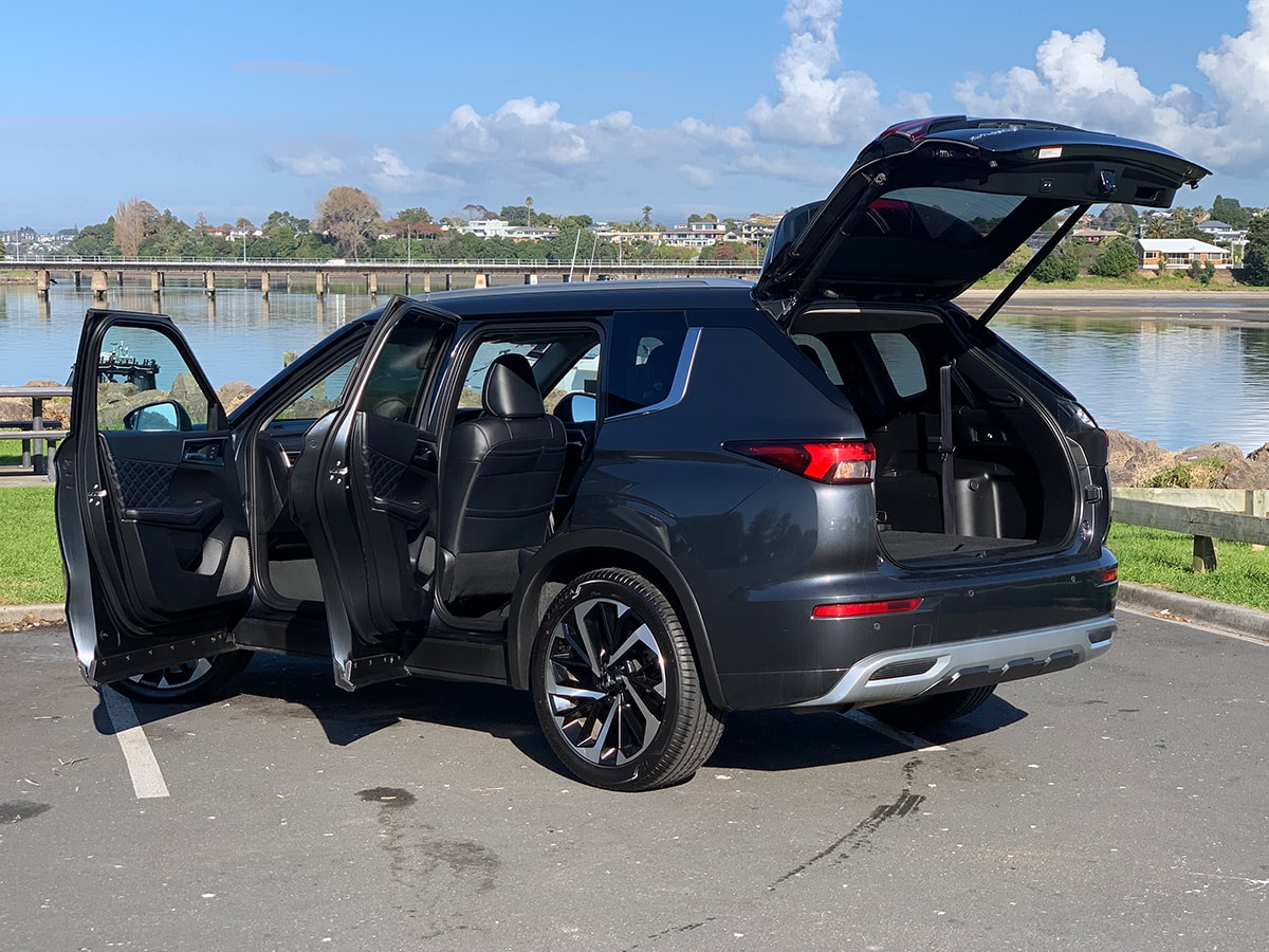 2024 Mitsubishi Outlander VRX 2.5L 4WD 7 Seater CVT Auto