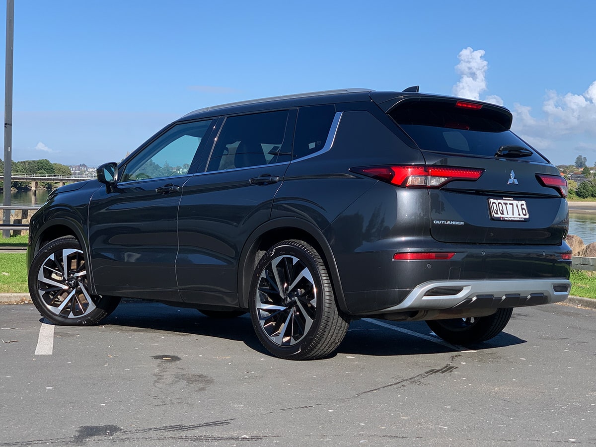 2024 Mitsubishi Outlander VRX 2.5L 4WD 7 Seater CVT Auto
