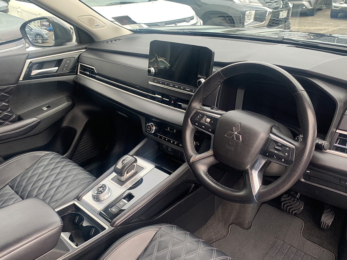 2024 Mitsubishi Outlander VRX 2.5L 4WD 7 Seater CVT Auto