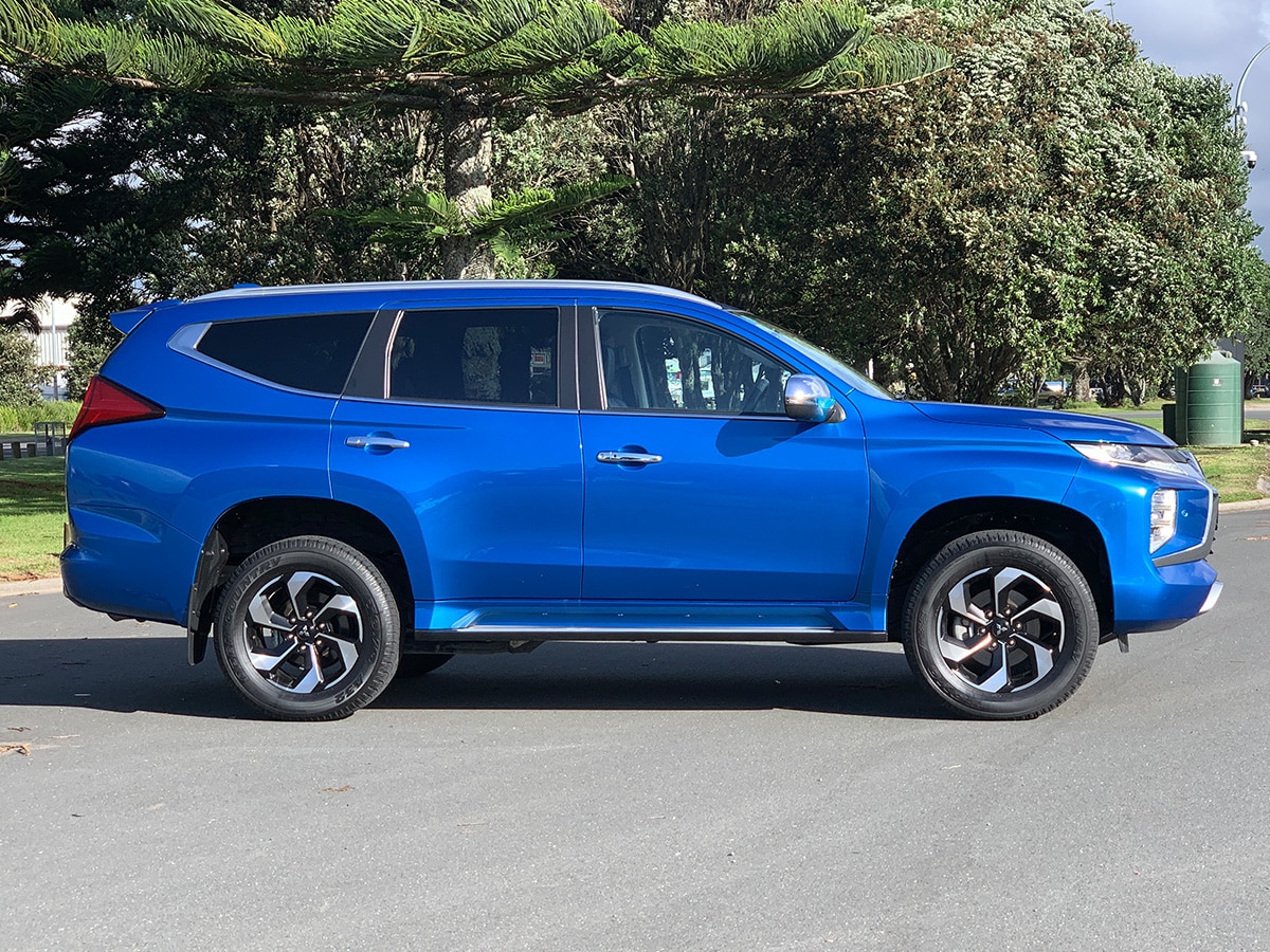 2024 Mitsubishi Pajero Sport VRX