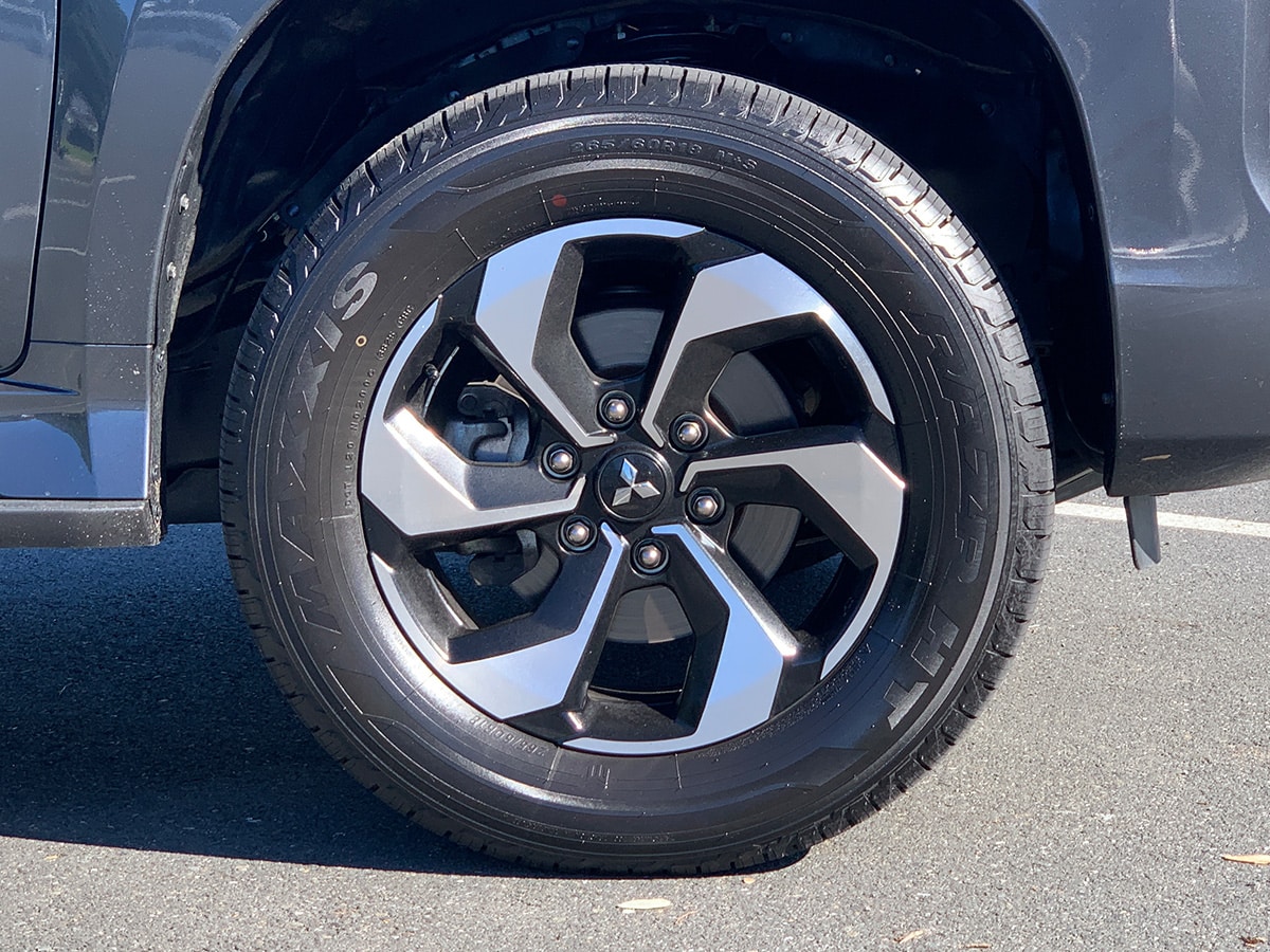 2024 Mitsubishi Pajero Sport VRX 4WD 7 Seater