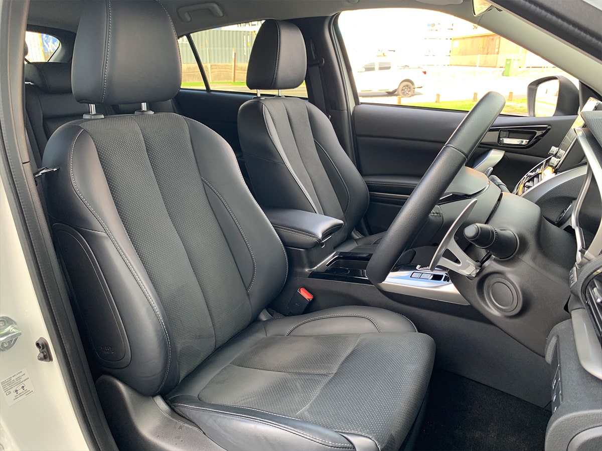 2025 Mitsubishi Eclipse Cross PHEV XLS 4WD Hybrid – Save $3603