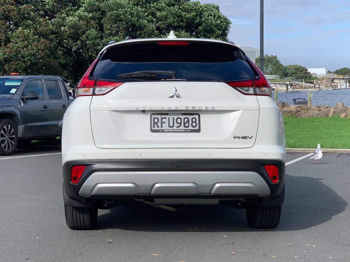 2025 Mitsubishi Eclipse Cross PHEV XLS 4WD Hybrid – Save $3603