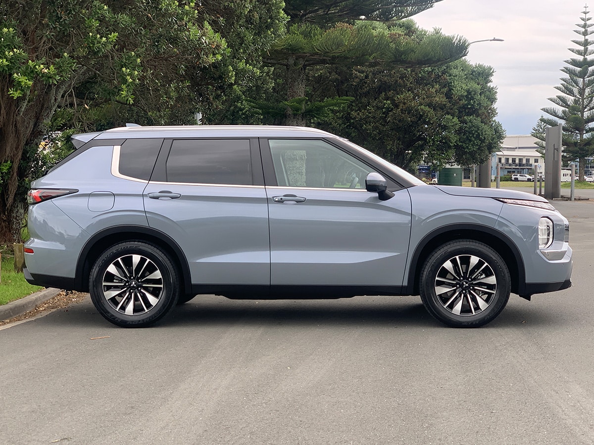 2025 Mitsubishi Outlander LS 2WD 2.5L Petrol Auto