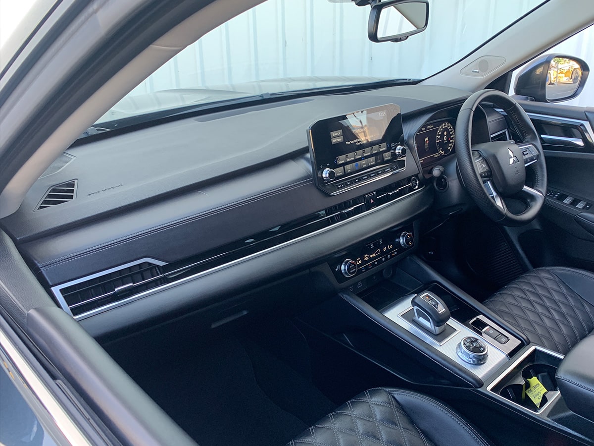 2025 Mitsubishi Outlander VRX 2.5L 4WD 7 Seater CVT Auto