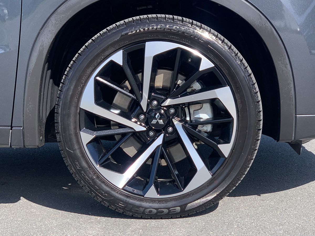 2025 Mitsubishi Outlander VRX 2.5L 4WD 7 Seater CVT Auto