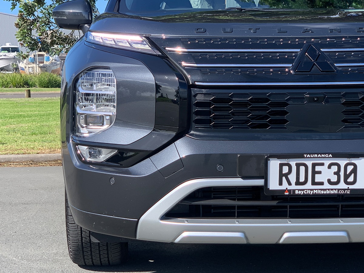 2025 Mitsubishi Outlander VRX 2.5L 4WD 7 Seater CVT Auto