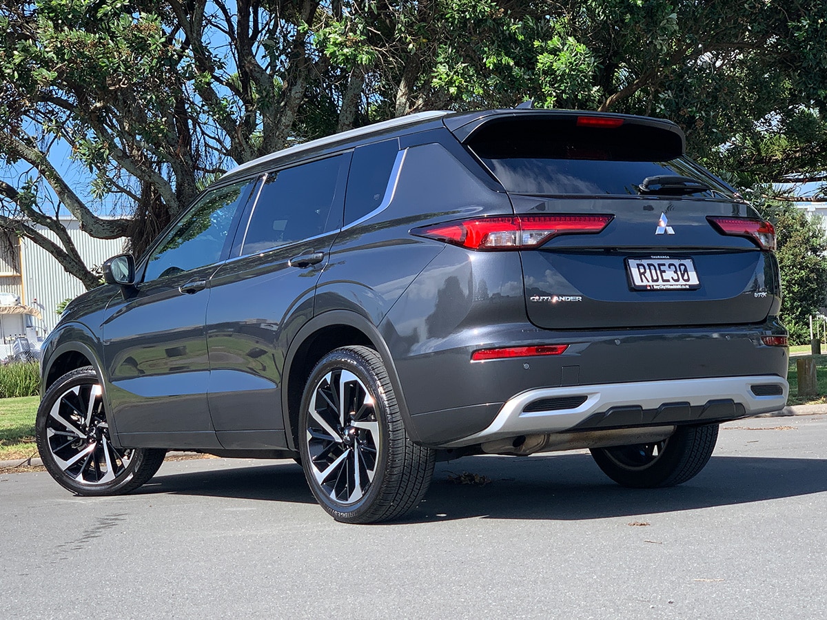 2025 Mitsubishi Outlander VRX 2.5L 4WD 7 Seater CVT Auto