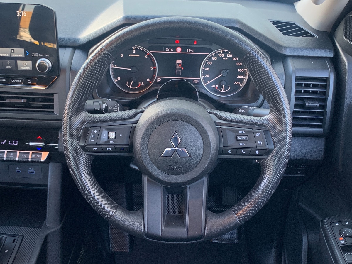 2025 Mitsubishi Triton GLX Double Cab 4WD – Save $4202