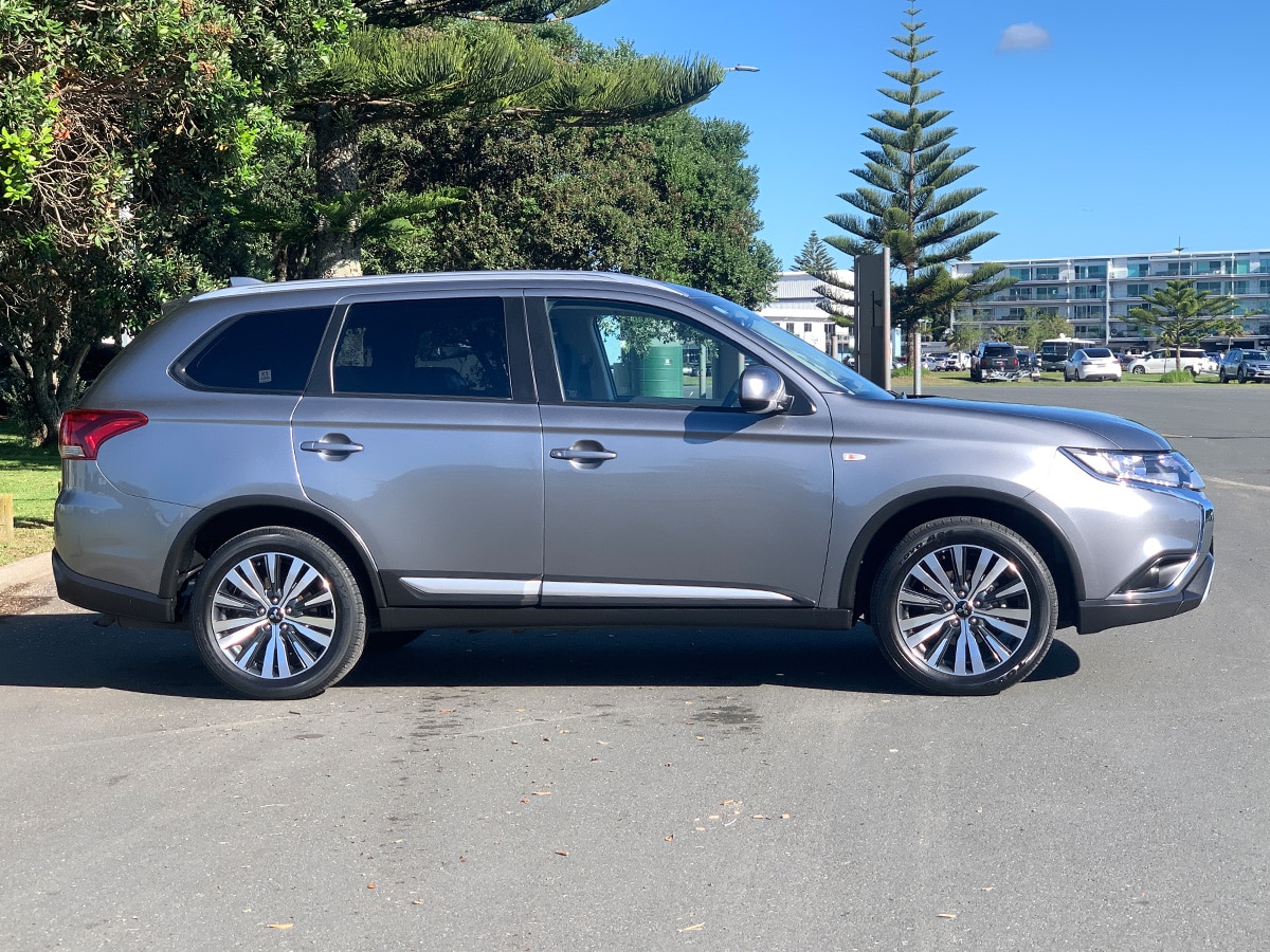 2022 Mitsubishi Outlander LS 2.4L Petrol 7 Seater Automatic