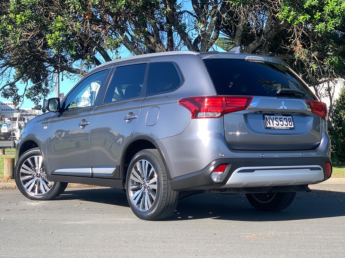 2022 Mitsubishi Outlander LS 2.4L Petrol 7 Seater Automatic