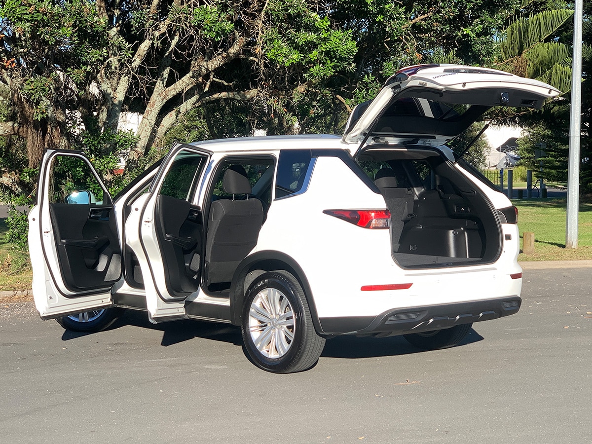 2023 Mitsubishi Outlander LS 4WD 2.5L Petrol Auto