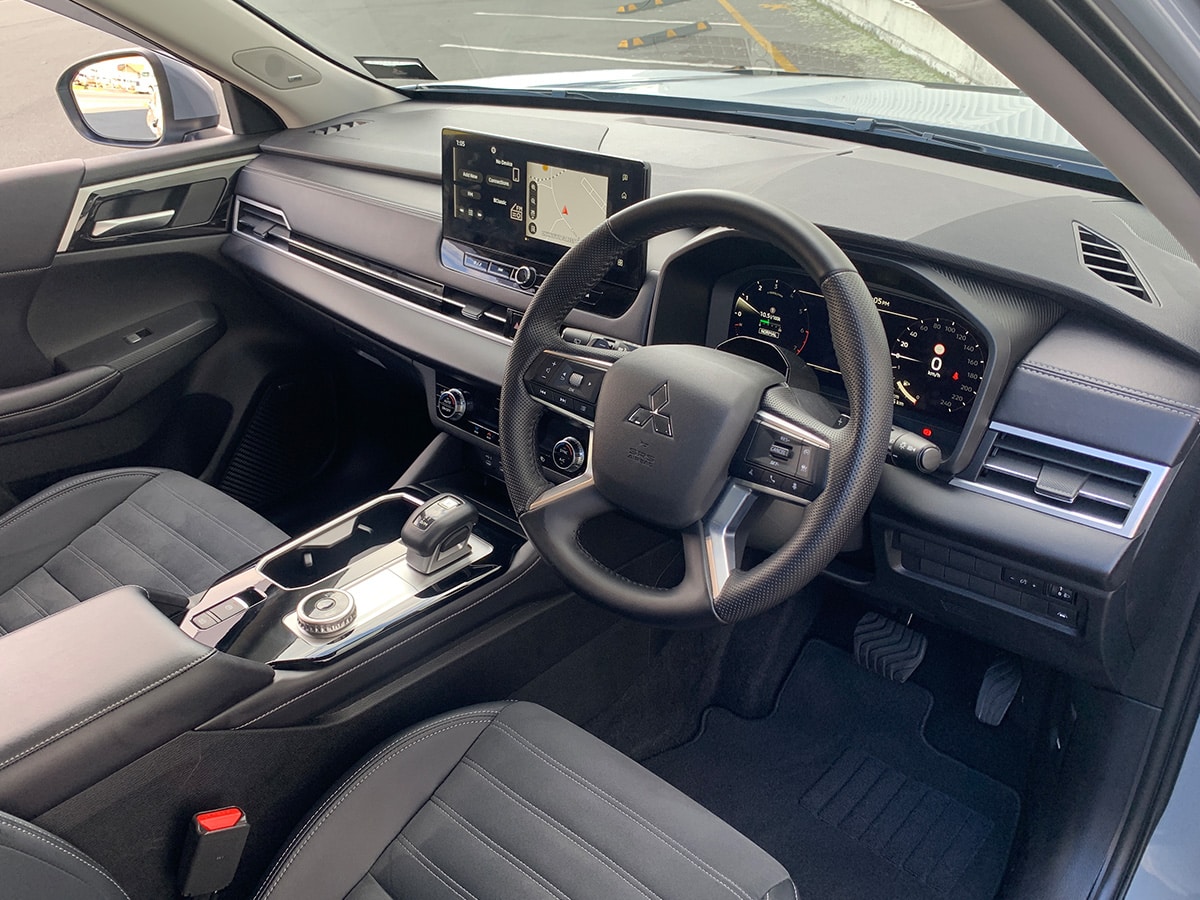 2025 Mitsubishi Outlander XLS 2WD 7 Seater 2.5L Petrol – SAVE $3,464