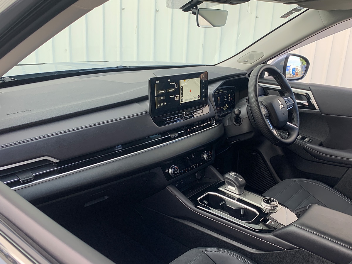 2025 Mitsubishi Outlander XLS 2WD 7 Seater 2.5L Petrol – SAVE $3,464