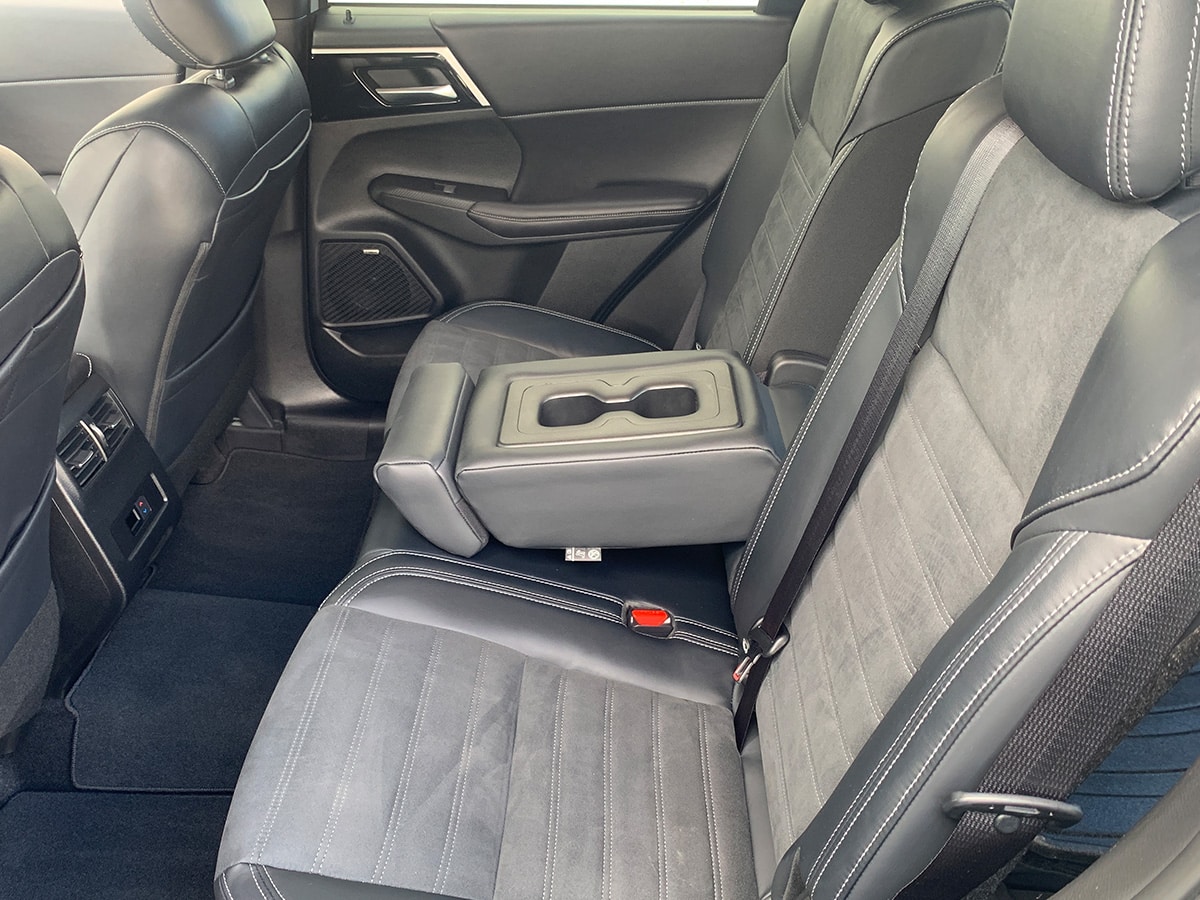 2025 Mitsubishi Outlander XLS 2WD 7 Seater 2.5L Petrol – SAVE $3,464