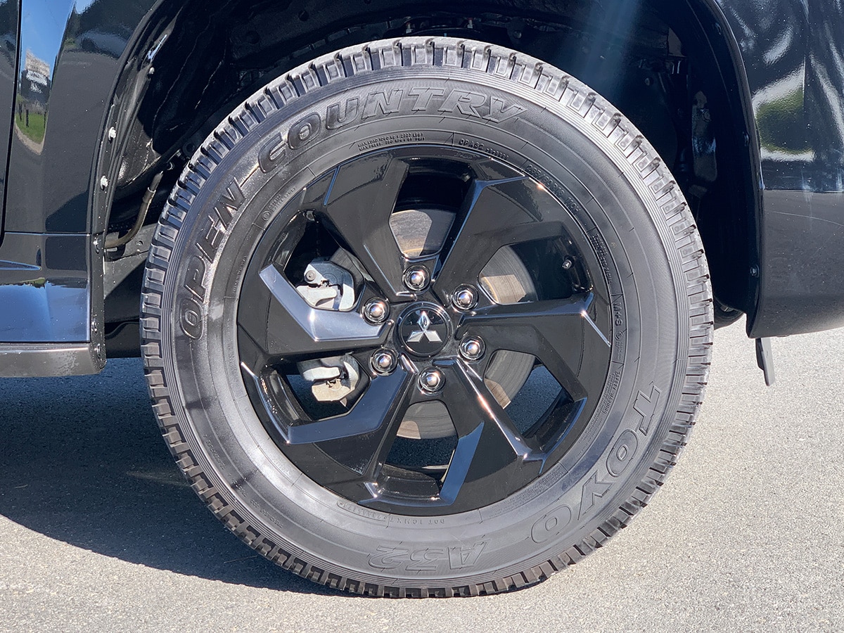 2026 Mitsubishi Pajero Sport VRX Black Edition – SAVE $9603!