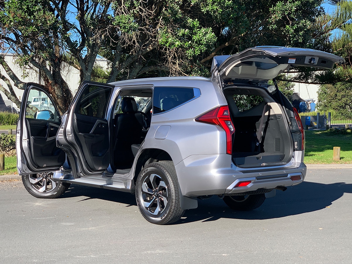 2024 Mitsubishi Pajero Sport VRX