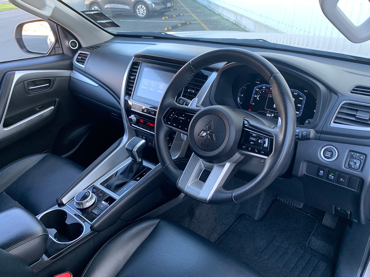 2024 Mitsubishi Pajero Sport VRX