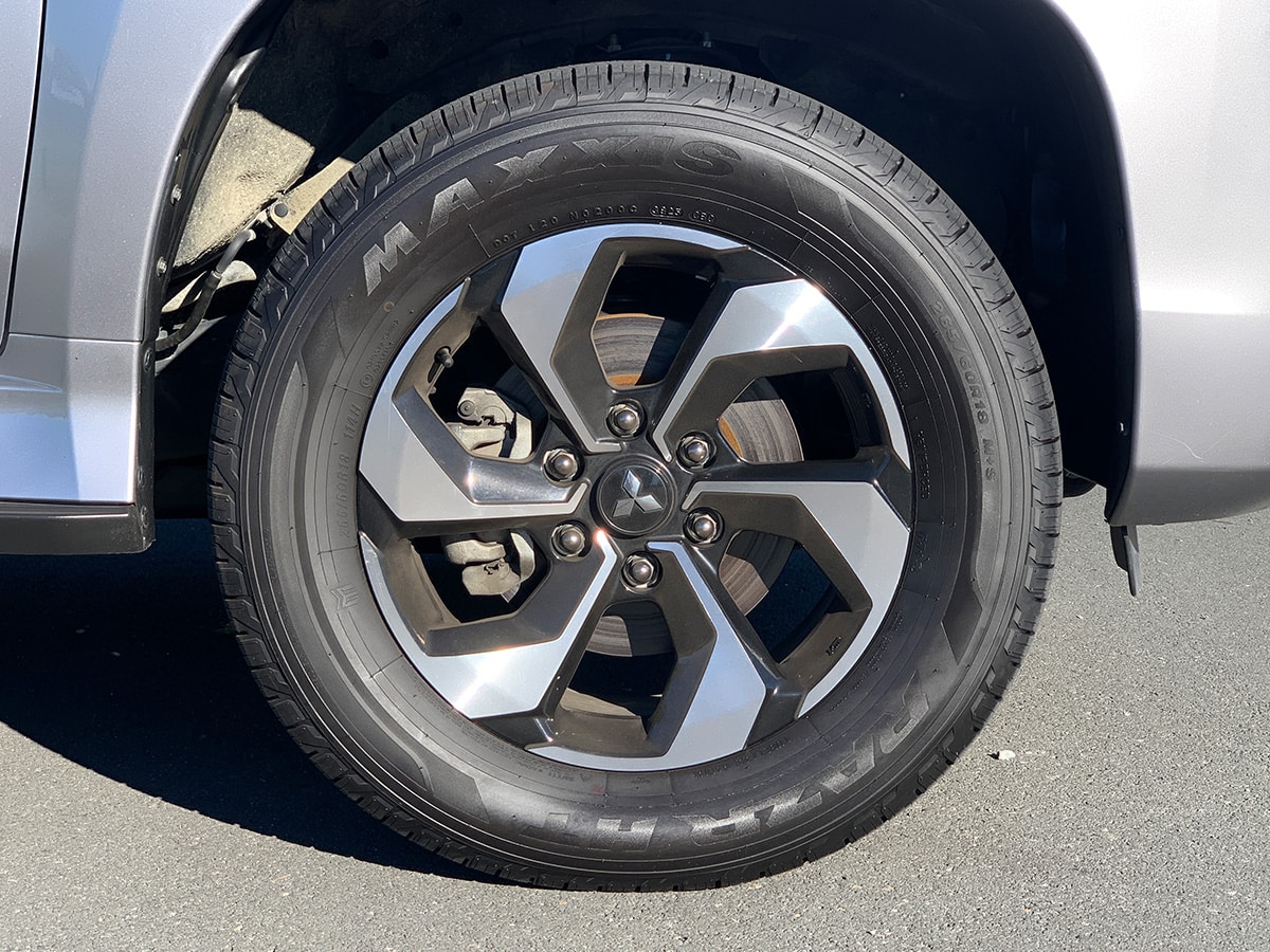 2024 Mitsubishi Pajero Sport VRX
