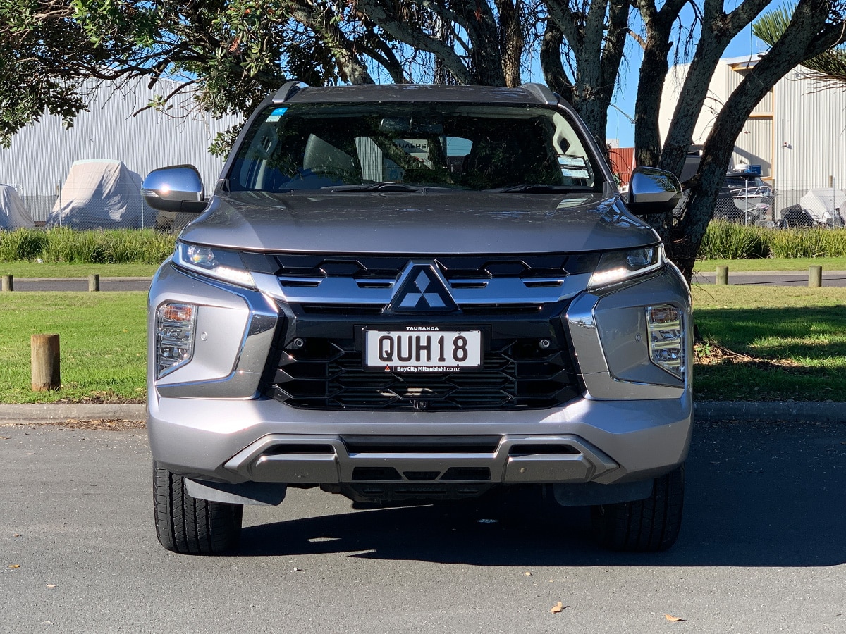 2024 Mitsubishi Pajero Sport VRX