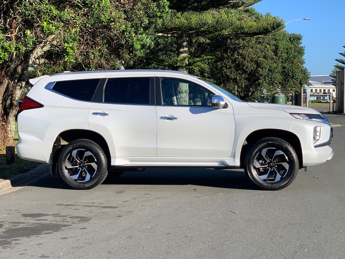 2026 Mitsubishi Pajero Sport VRX