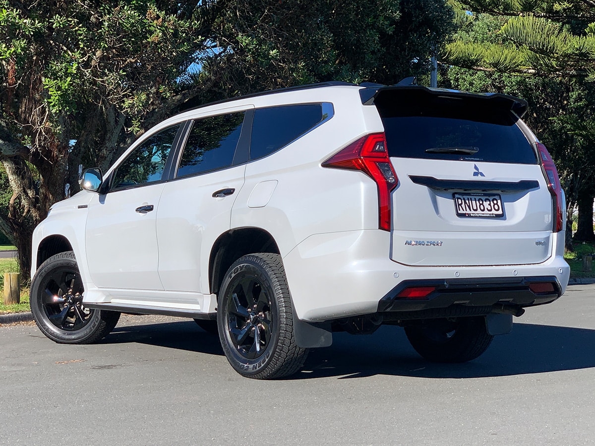 2026 Mitsubishi Pajero Sport VRX Black Edition