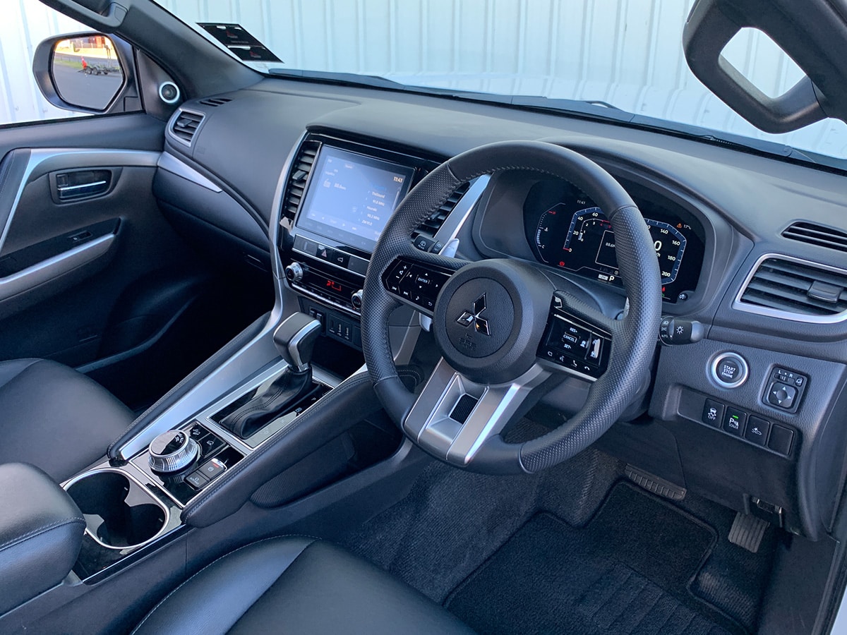 2026 Mitsubishi Pajero Sport VRX Black Edition