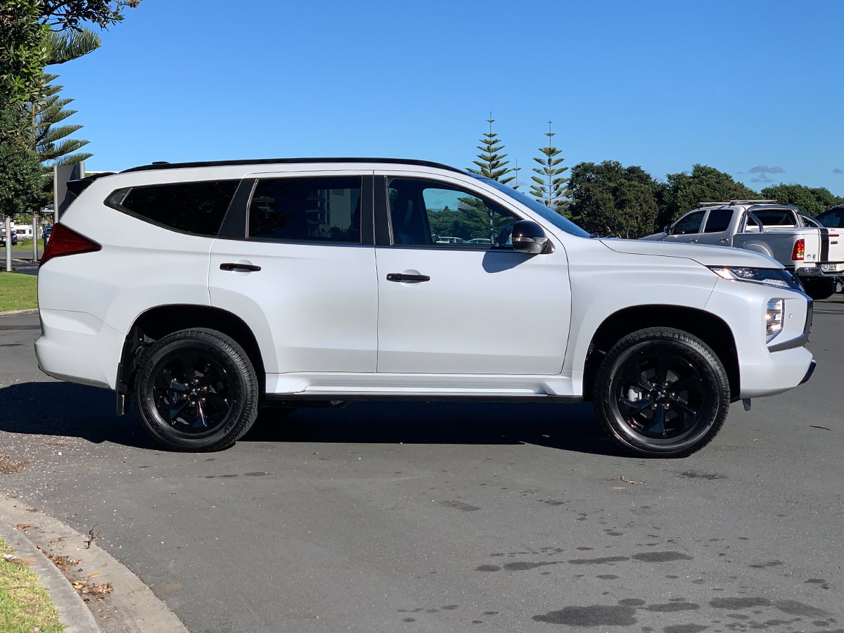 2026 Mitsubishi Pajero Sport VRX Black Edition