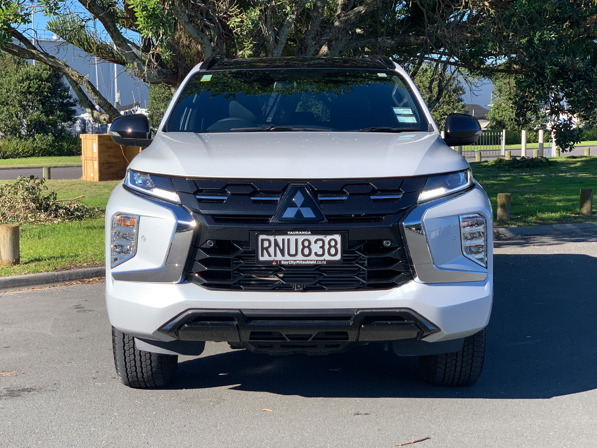 2026 Mitsubishi Pajero Sport VRX Black Edition