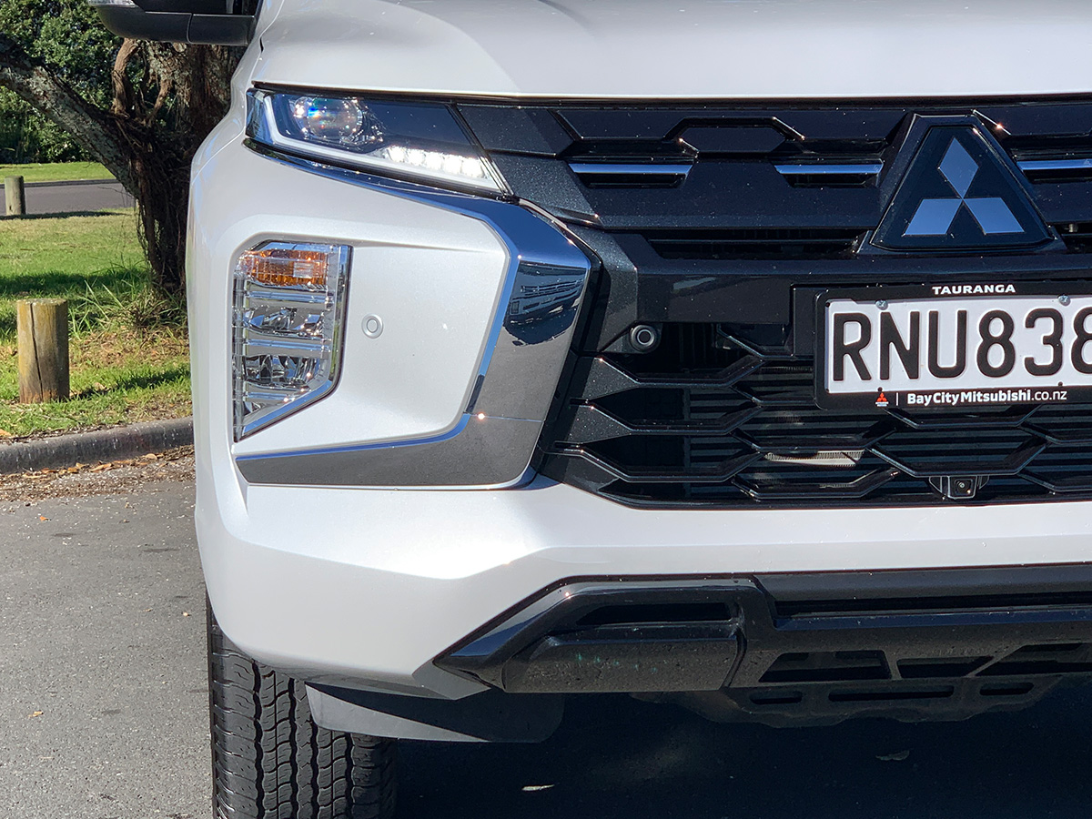 2026 Mitsubishi Pajero Sport VRX Black Edition
