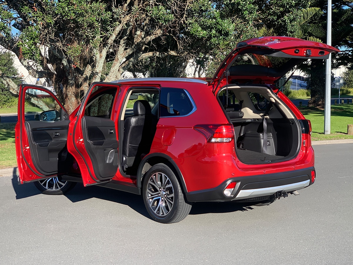 2017 Mitsubishi Outlander VRX 4WD 7 Seater 2.4L Petrol