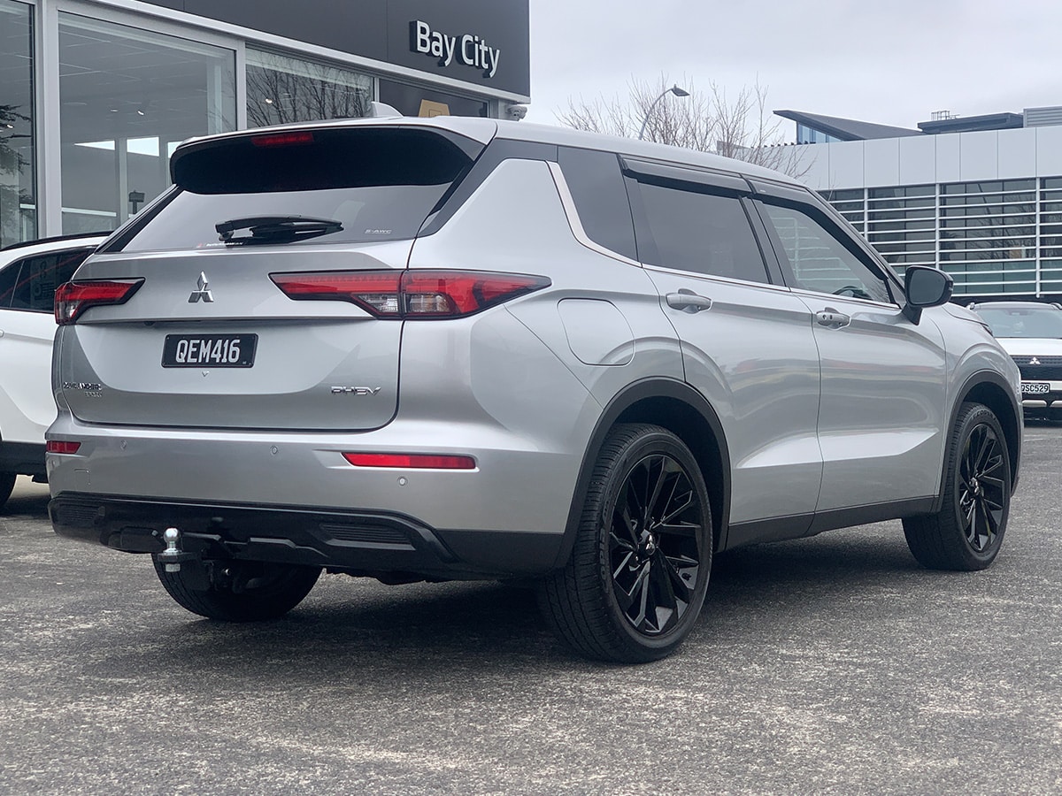 2023 Mitsubishi Outlander PHEV Sport 4WD Hybrid 7 Seater
