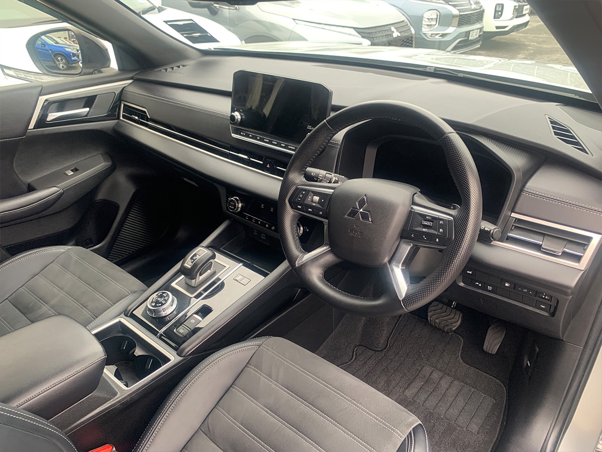2023 Mitsubishi Outlander PHEV Sport 4WD Hybrid 7 Seater