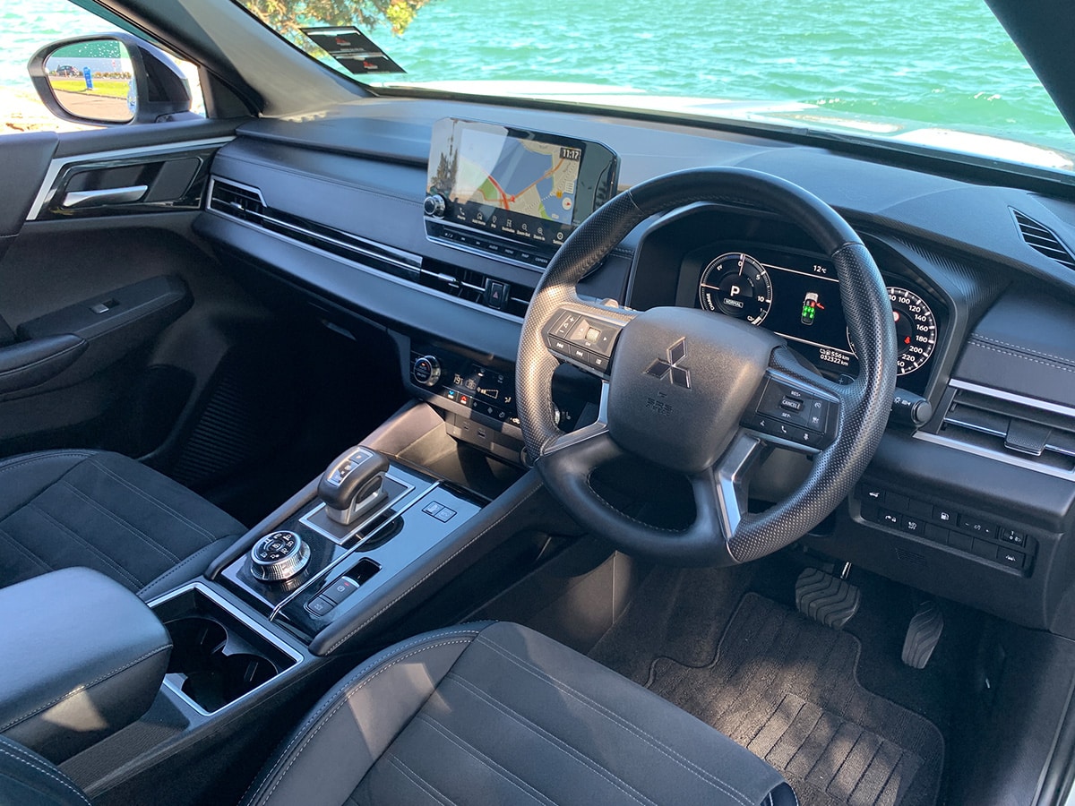 2023 Mitsubishi Outlander PHEV Sport 4WD Hybrid 7 Seater