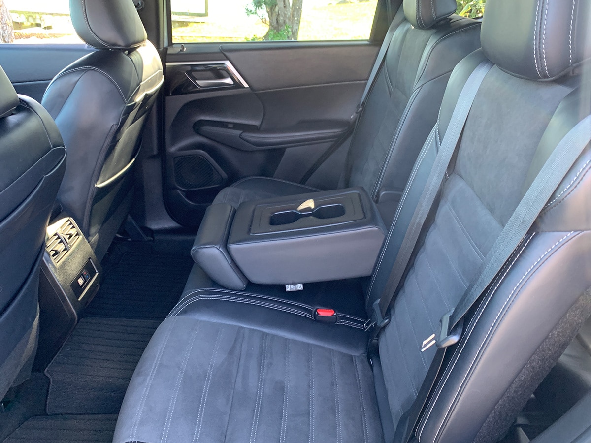 2023 Mitsubishi Outlander PHEV Sport 4WD Hybrid 7 Seater