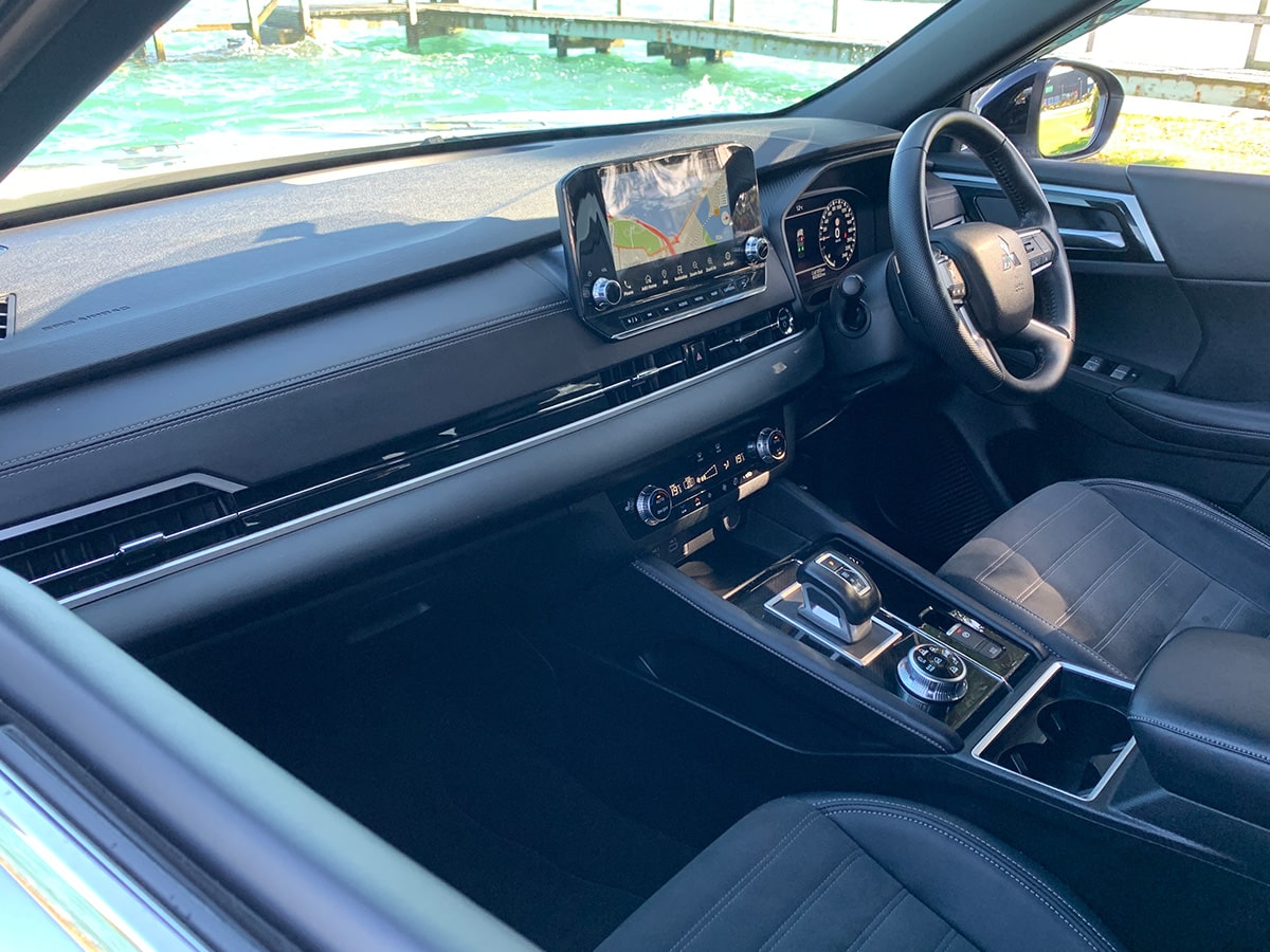 2023 Mitsubishi Outlander PHEV Sport 4WD Hybrid 7 Seater