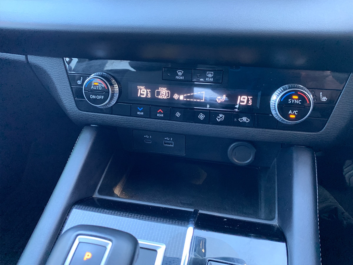 2023 Mitsubishi Outlander PHEV Sport 4WD Hybrid 7 Seater