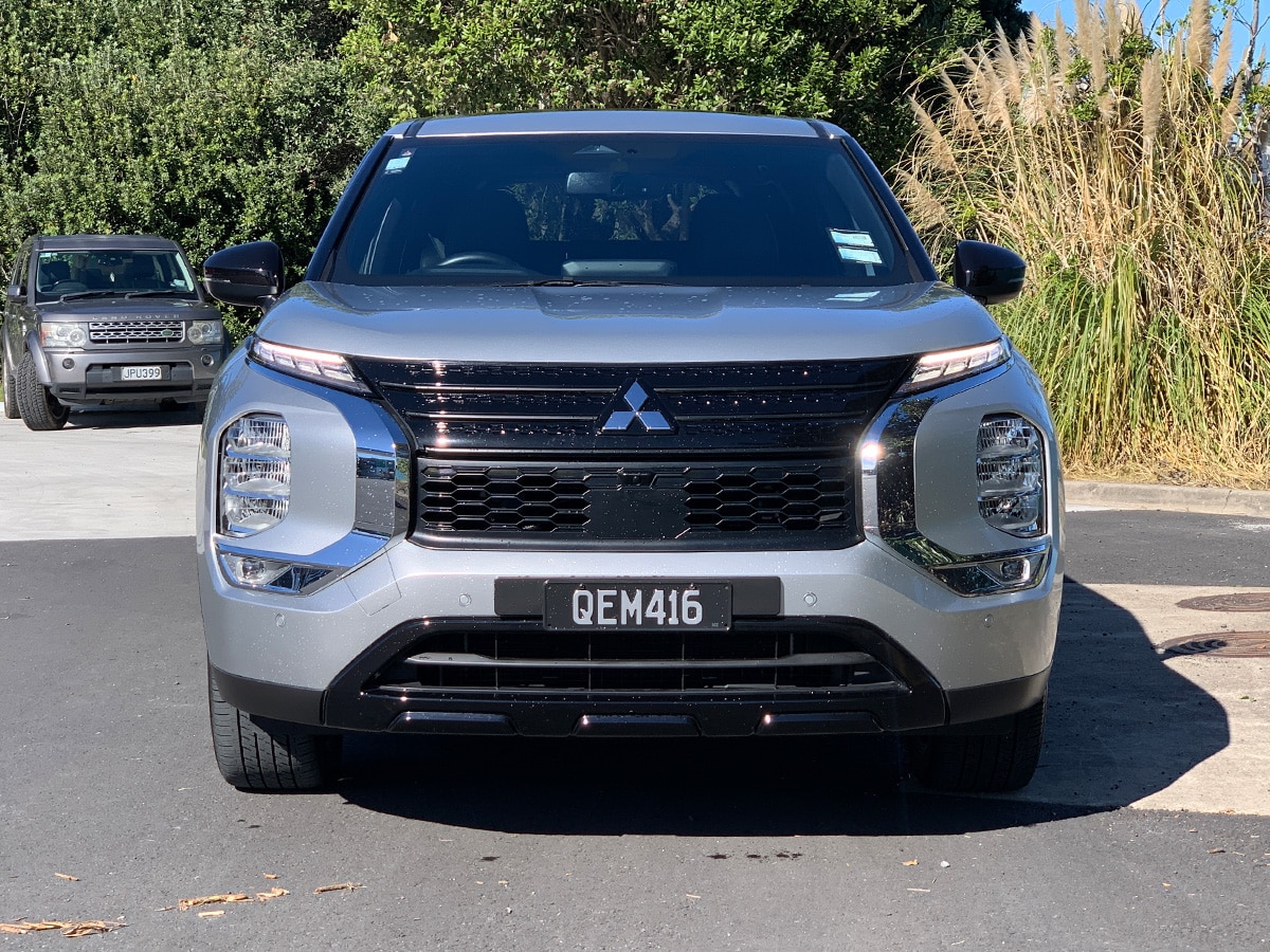 2023 Mitsubishi Outlander PHEV Sport 4WD Hybrid 7 Seater