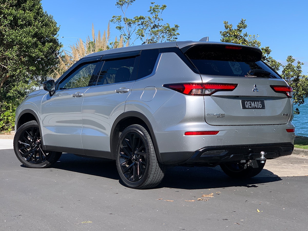 2023 Mitsubishi Outlander PHEV Sport 4WD Hybrid 7 Seater