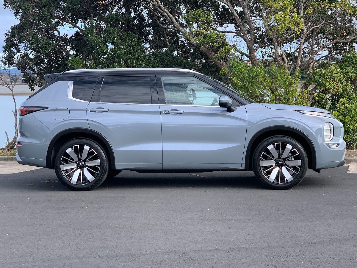 2026 Mitsubishi Outlander Exceed 4WD 7 Seater 2.5L Petrol Auto