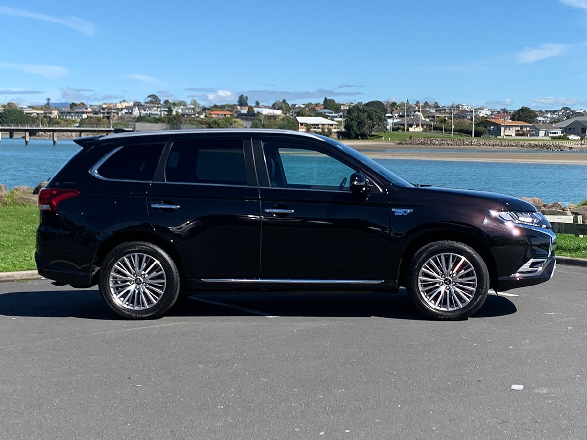 2021 Mitsubishi Outlander VRX PHEV 4WD