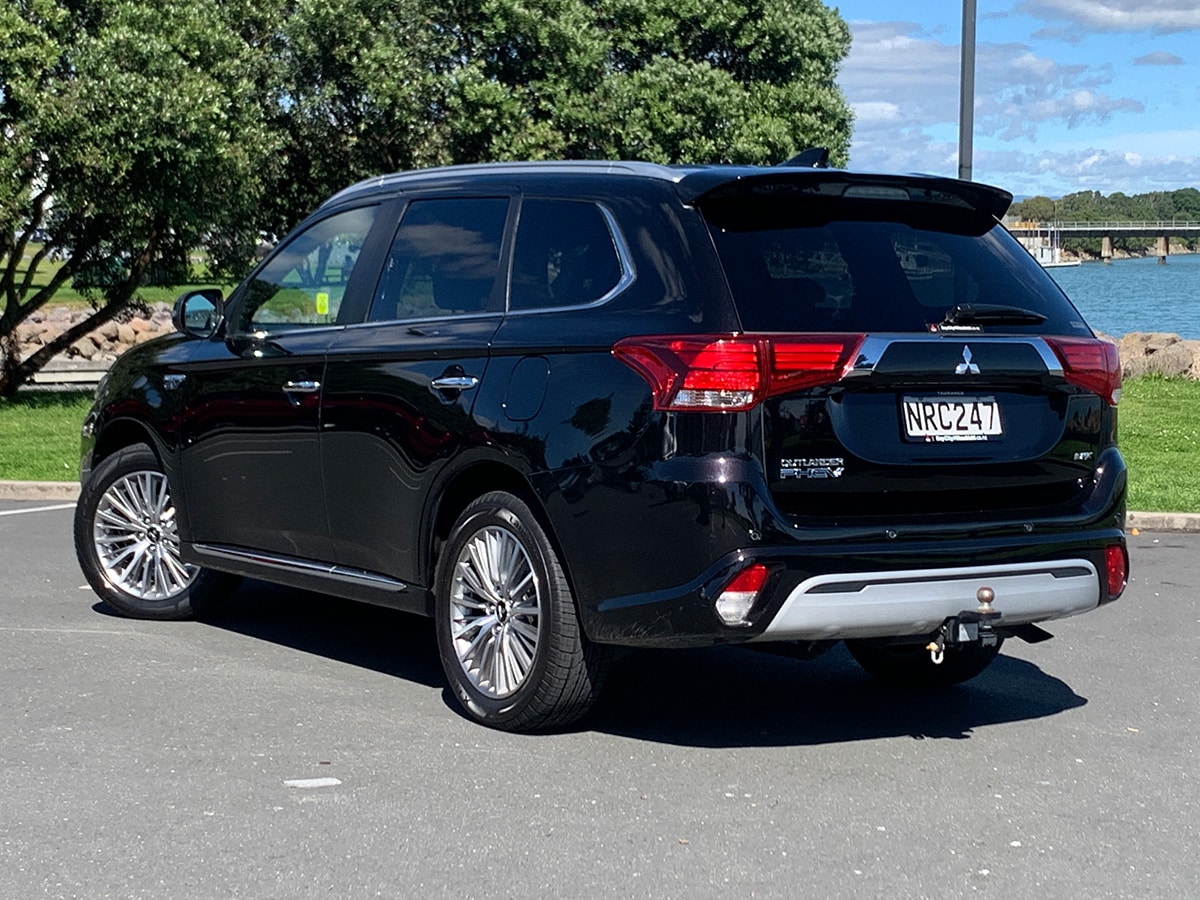 2021 Mitsubishi Outlander VRX PHEV 4WD