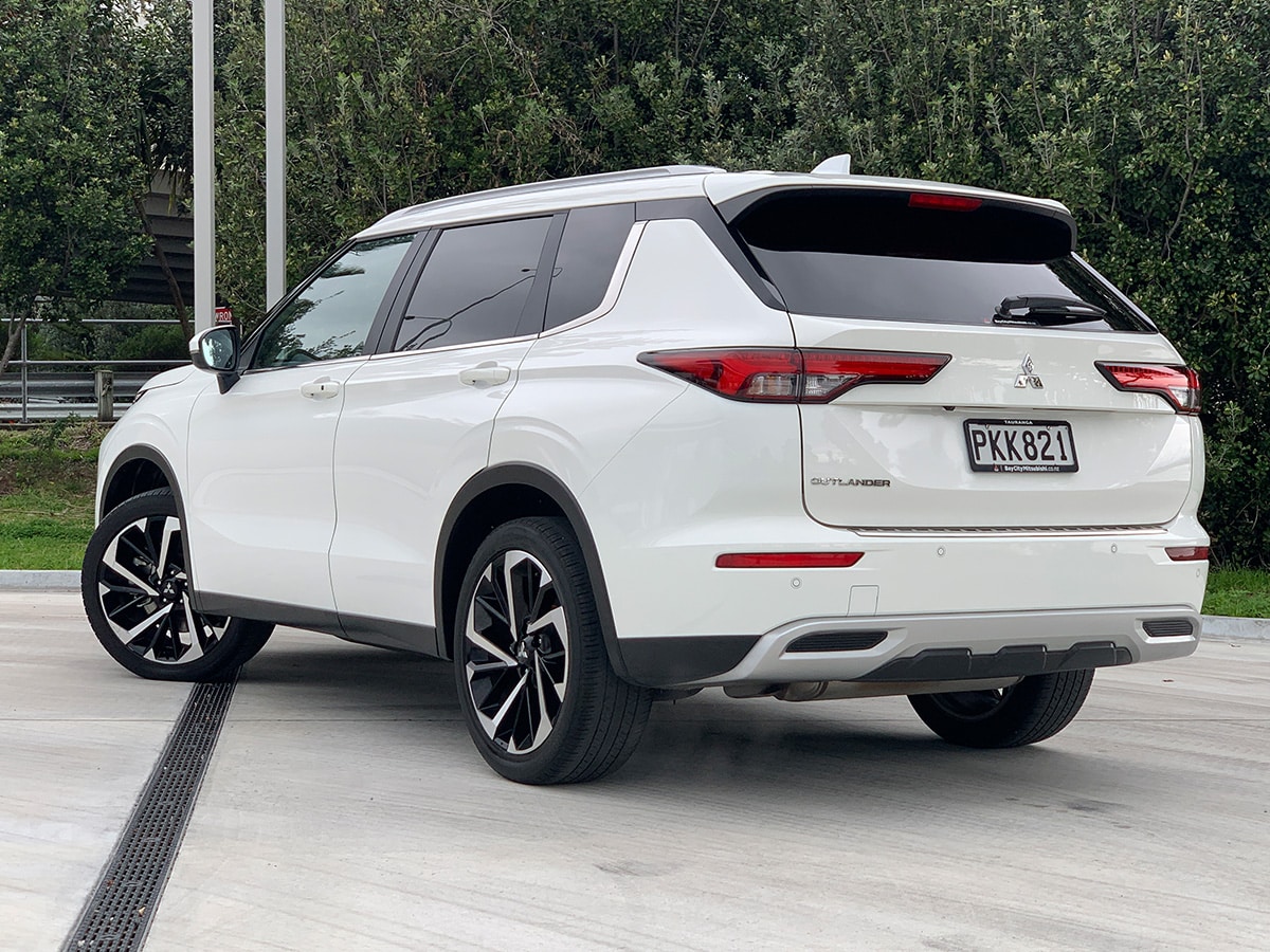 2022 Mitsubishi Outlander XLS 2WD 7 Seater 2.5L Petrol