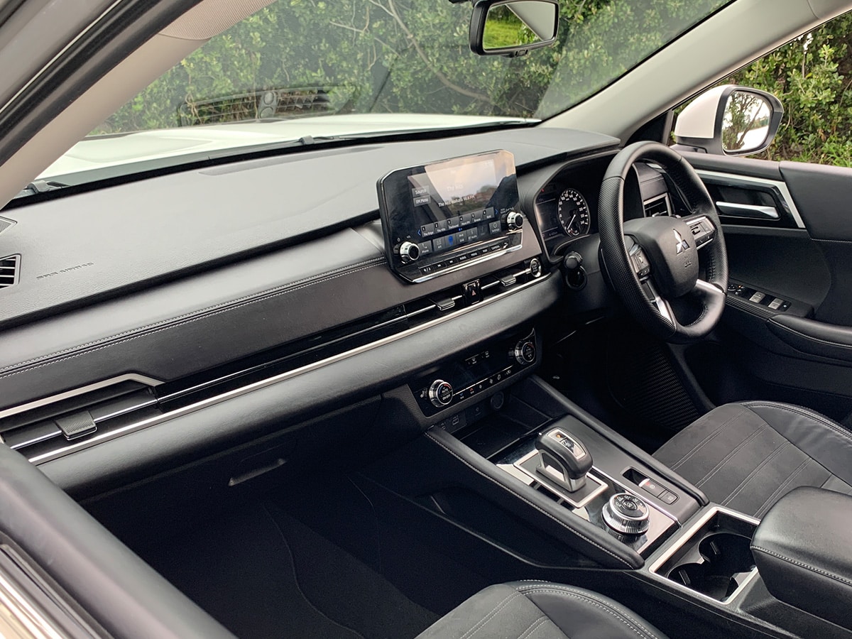 2022 Mitsubishi Outlander XLS 2WD 7 Seater 2.5L Petrol