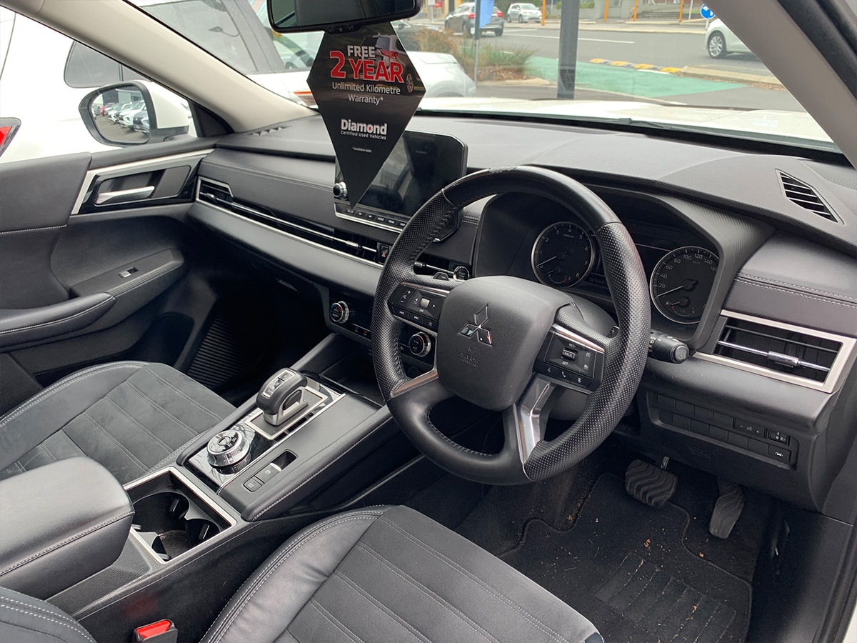 2022 Mitsubishi Outlander XLS 7 Seater