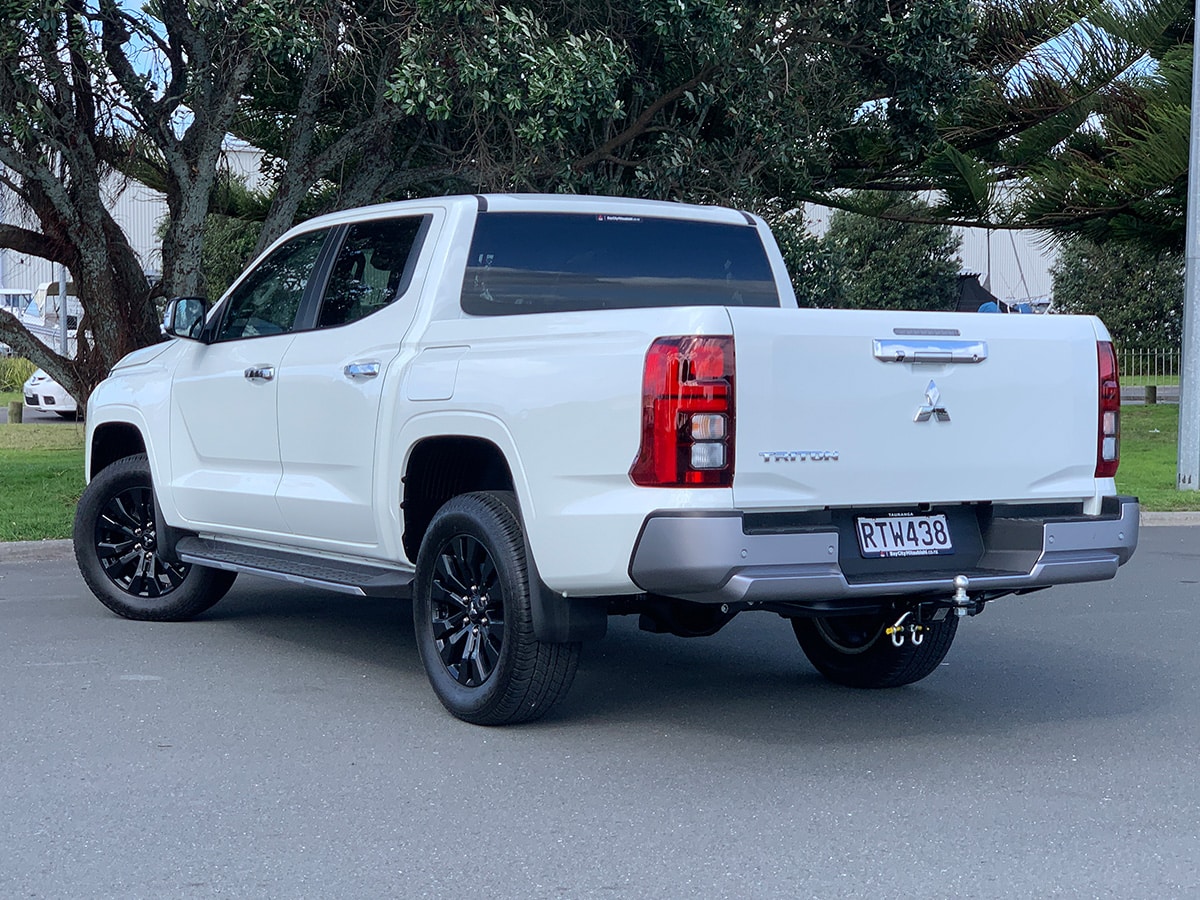2026 Mitsubishi Triton GLXR 2WD 2.4L Bi-Turbo Diesel – SAVE $3,636