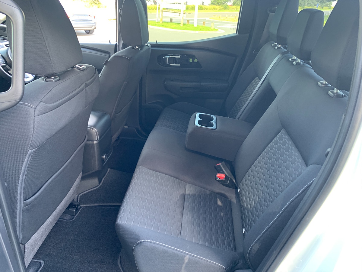 2026 Mitsubishi Triton GLXR 2WD 2.4L Bi-Turbo Diesel – SAVE $3,636